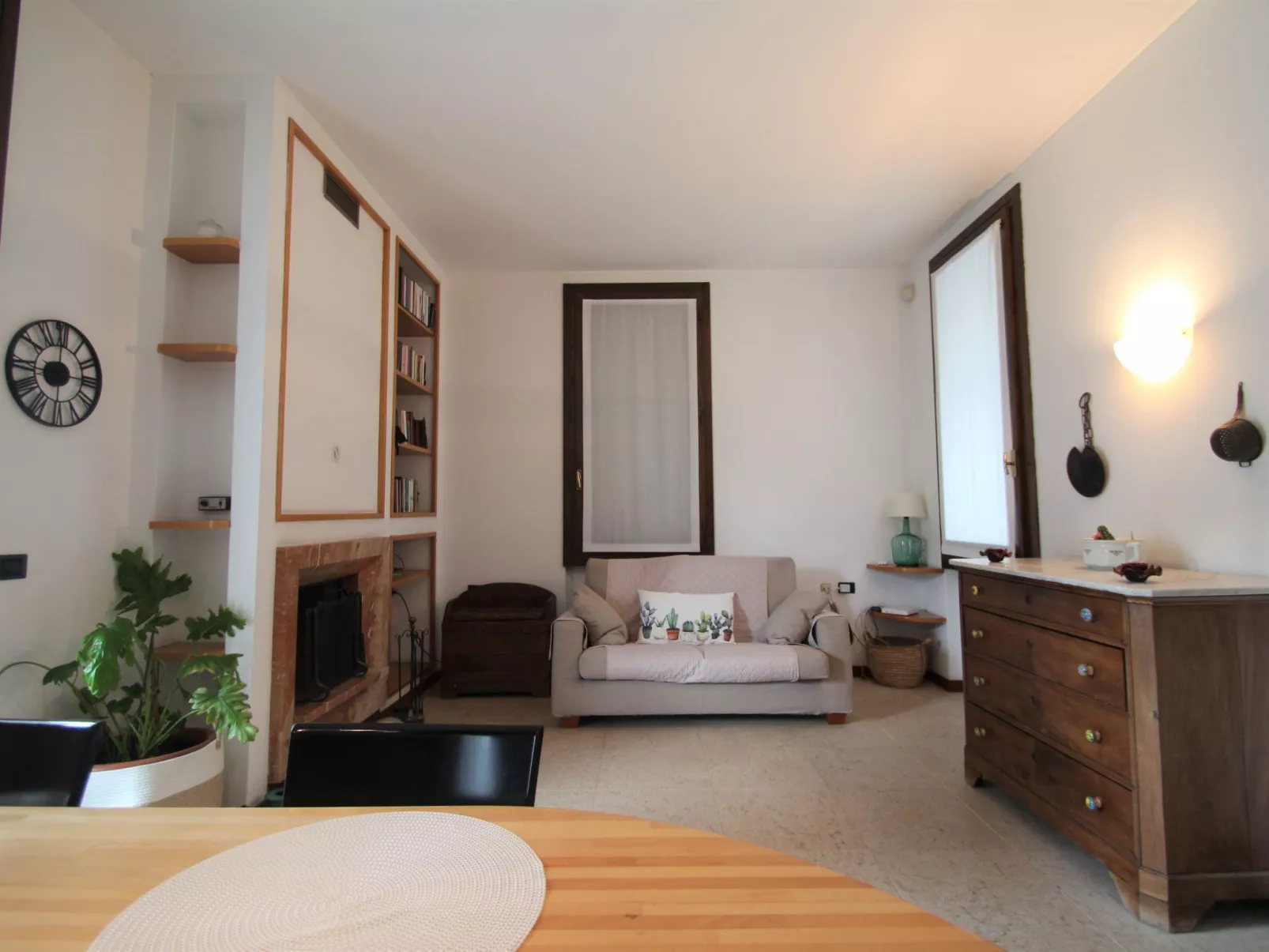 Le Rondini-Inside