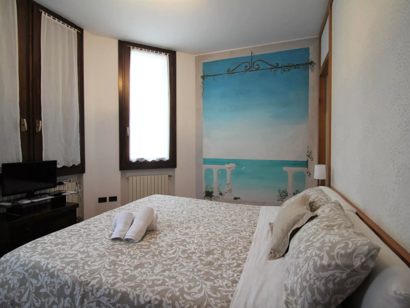 Le Rondini-Inside