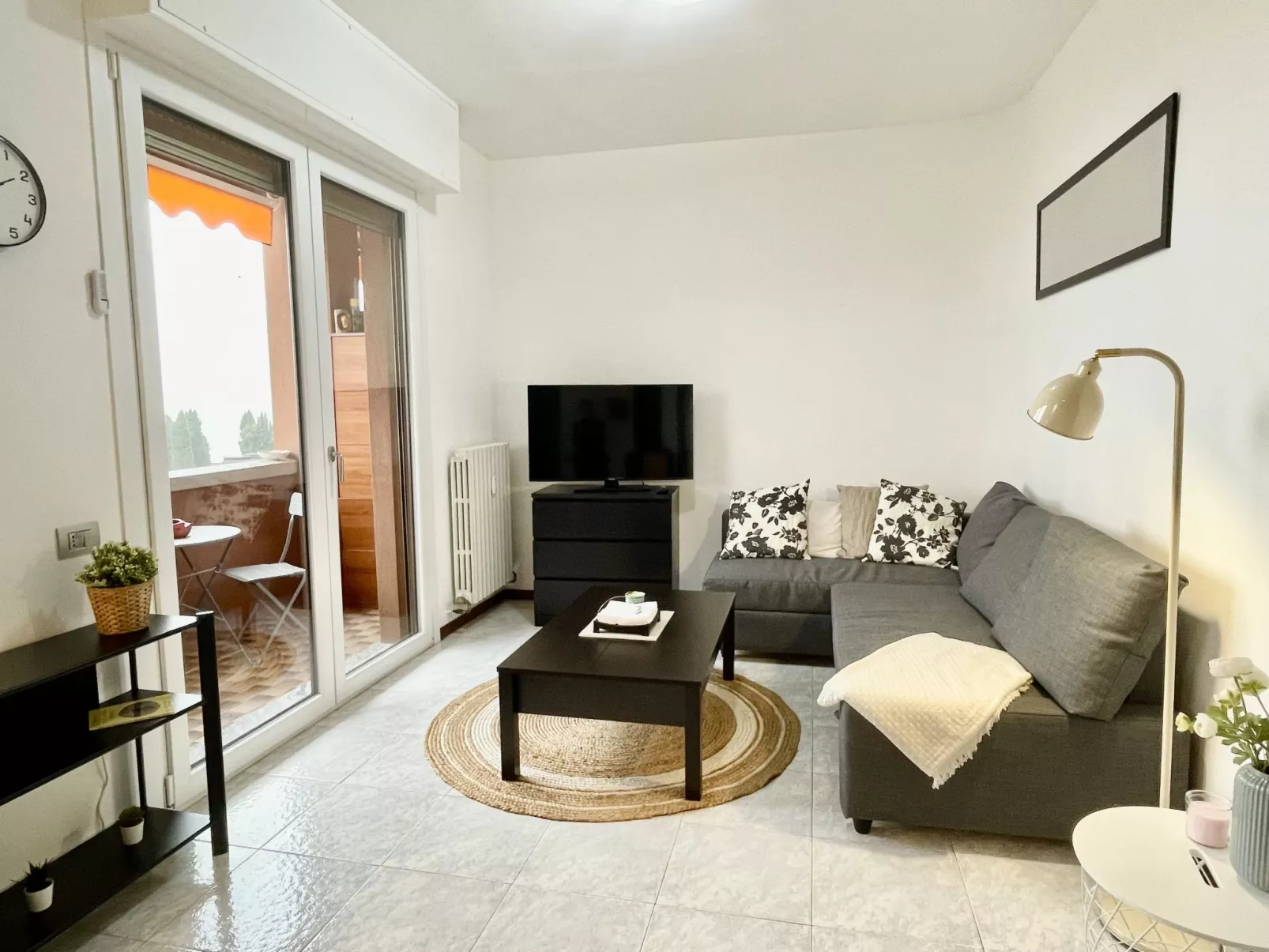 Bellano Lakeview Apartment-Dedans