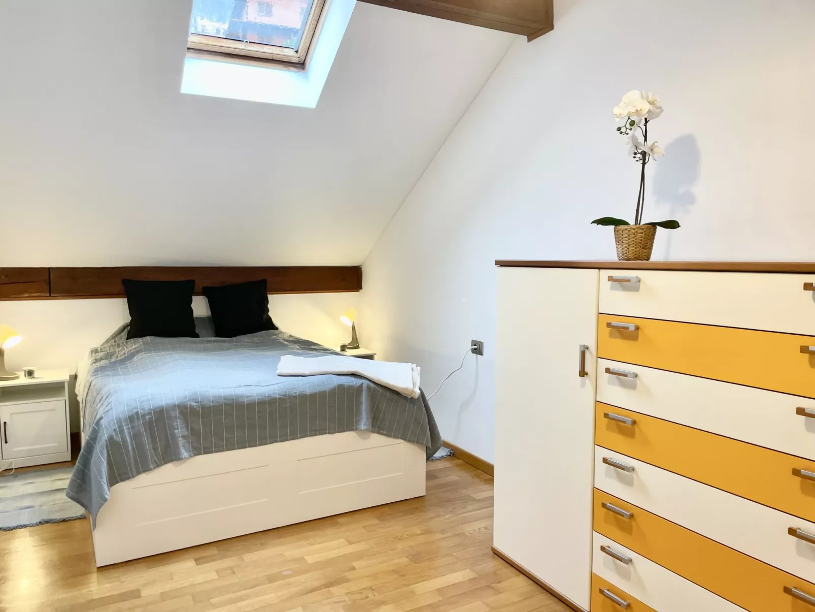 Bellano Lakeview Apartment-Dedans