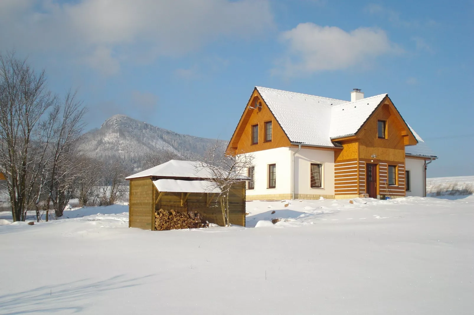Koruna 12 persoons woning-Exterior winter