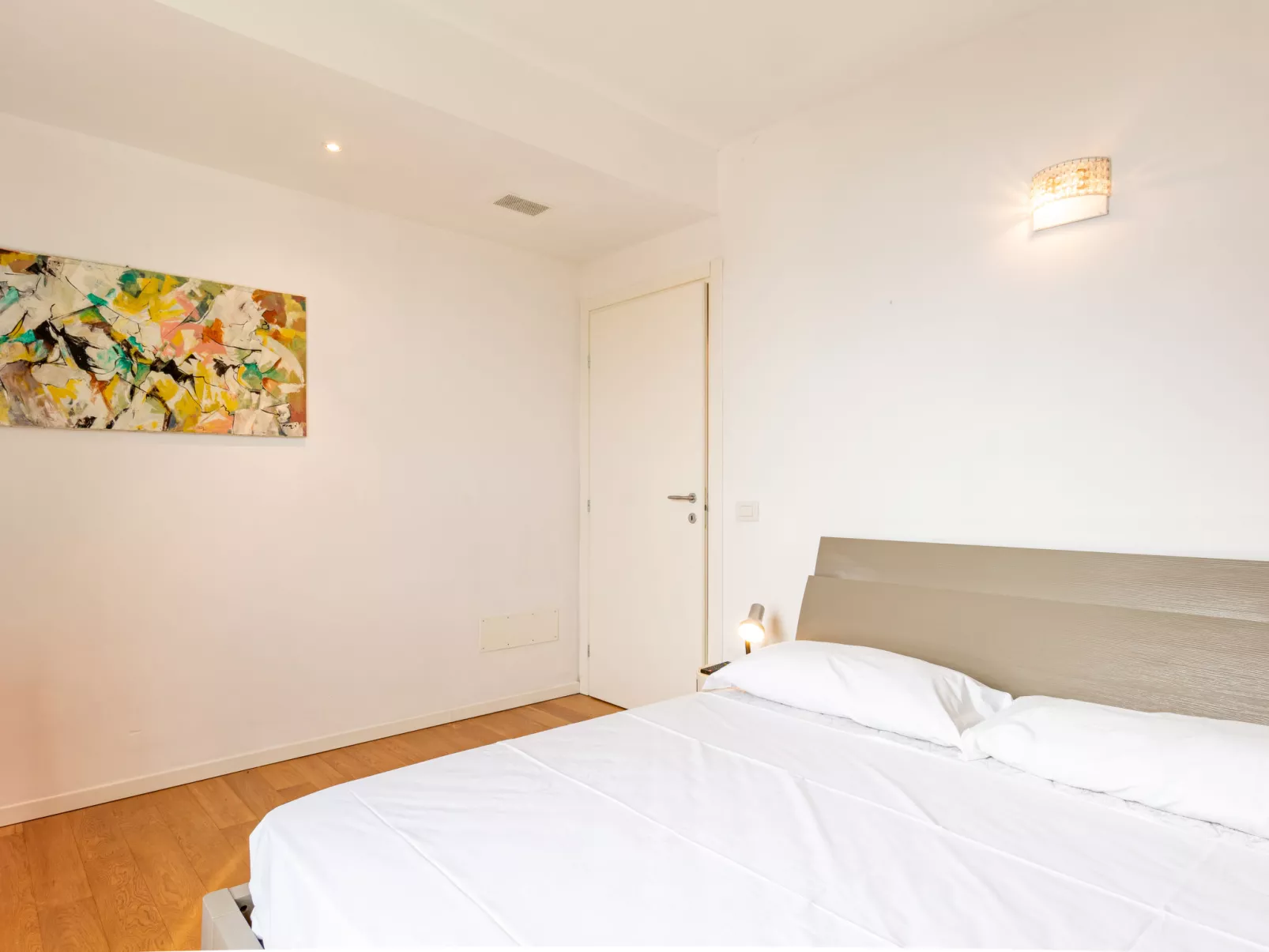 Vista Lago-Inside