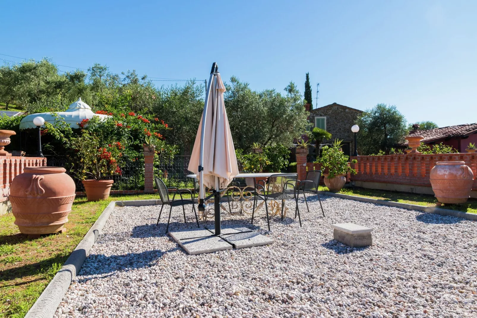 Papavero-Gardens in summer