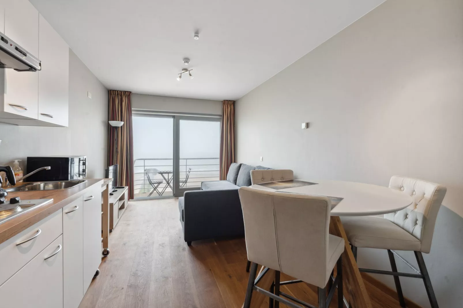 Ocean Suites 1004-Dining room