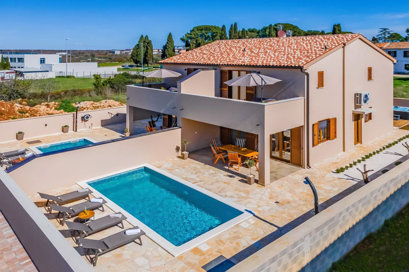 Villa Bella-Exterior summer