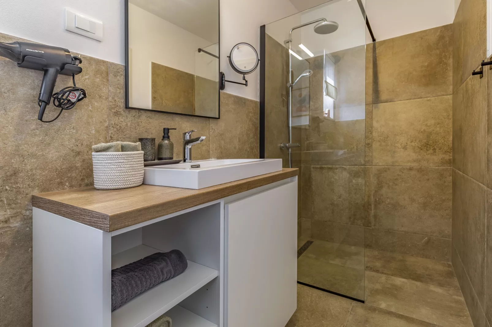 Villa Bella-Bathroom