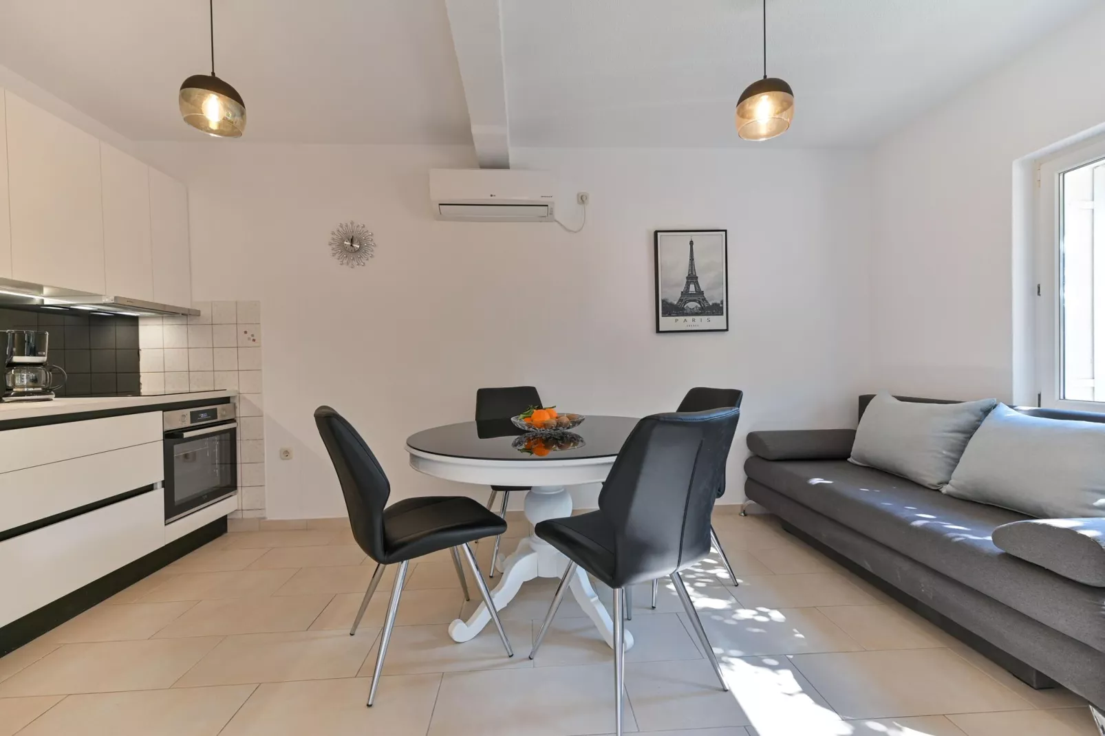 Apartment Verica-Living room