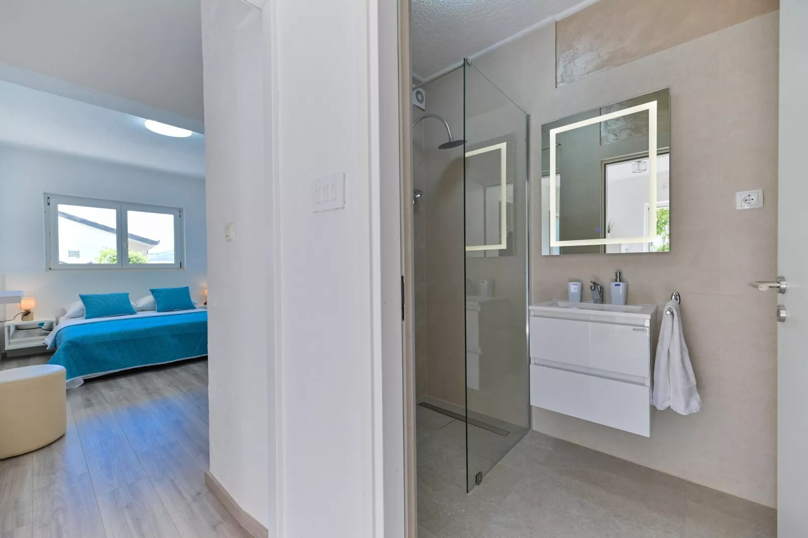 Apartment Verica-Bathroom