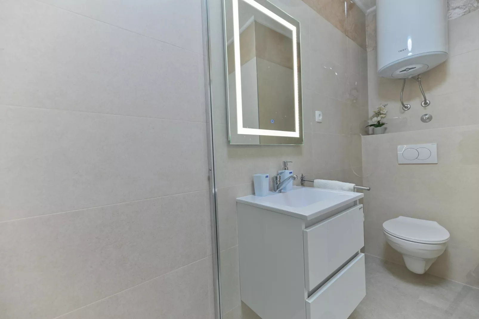 Apartment Verica-Bathroom