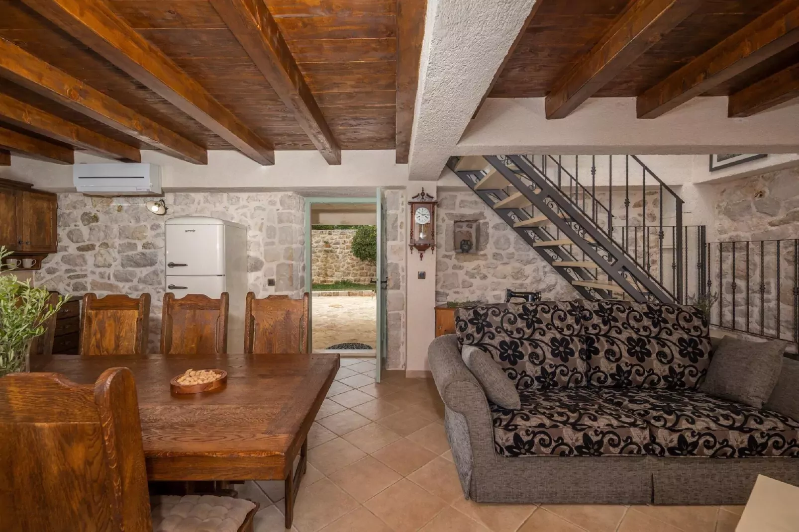 Villa Jerolim-Living room