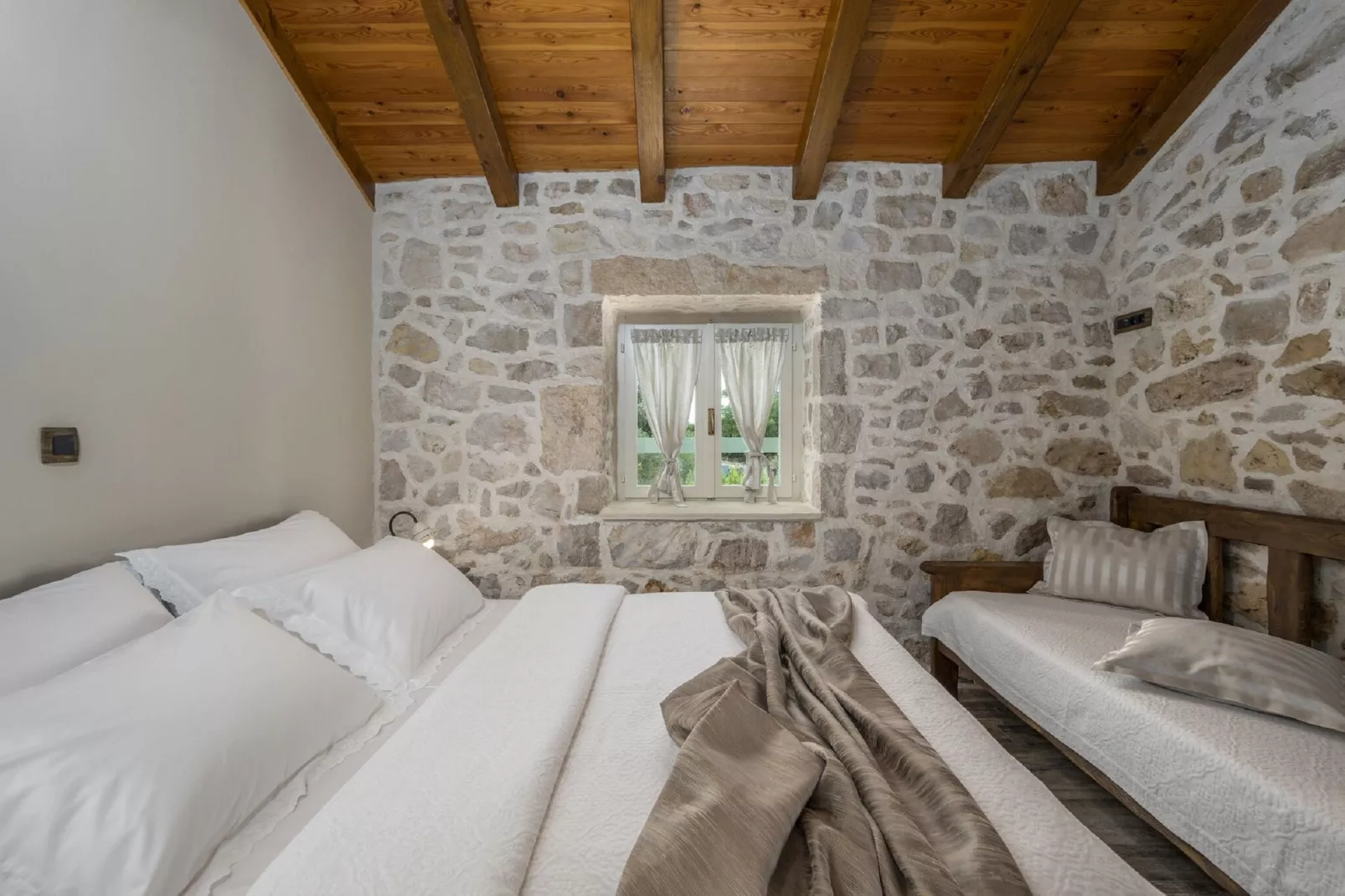 Villa Jerolim-Bedroom
