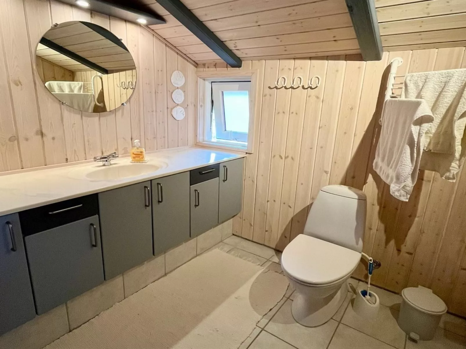 "Esmeralda" - 1.1km from the sea-Inside