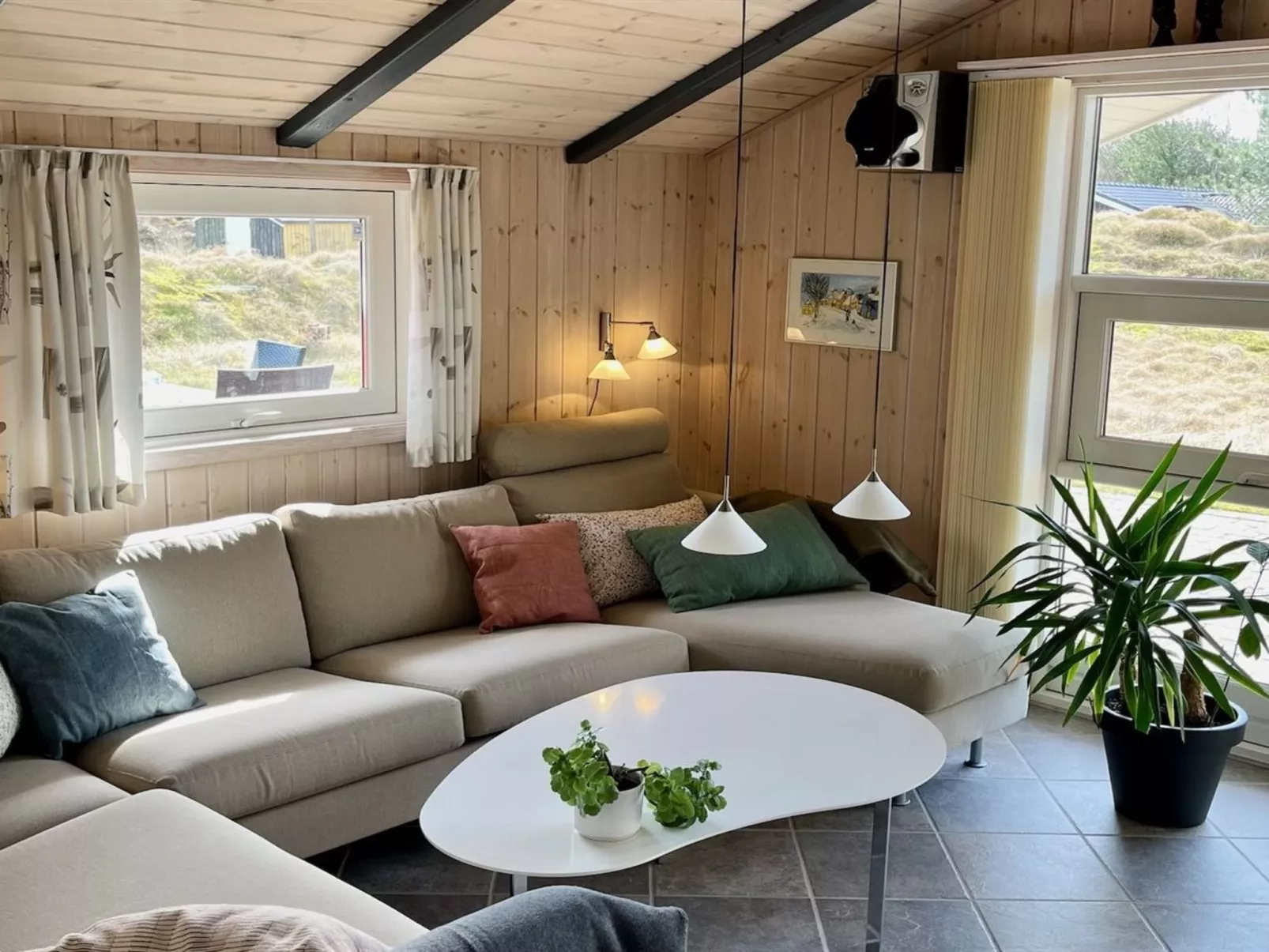 "Esmeralda" - 1.1km from the sea-Inside