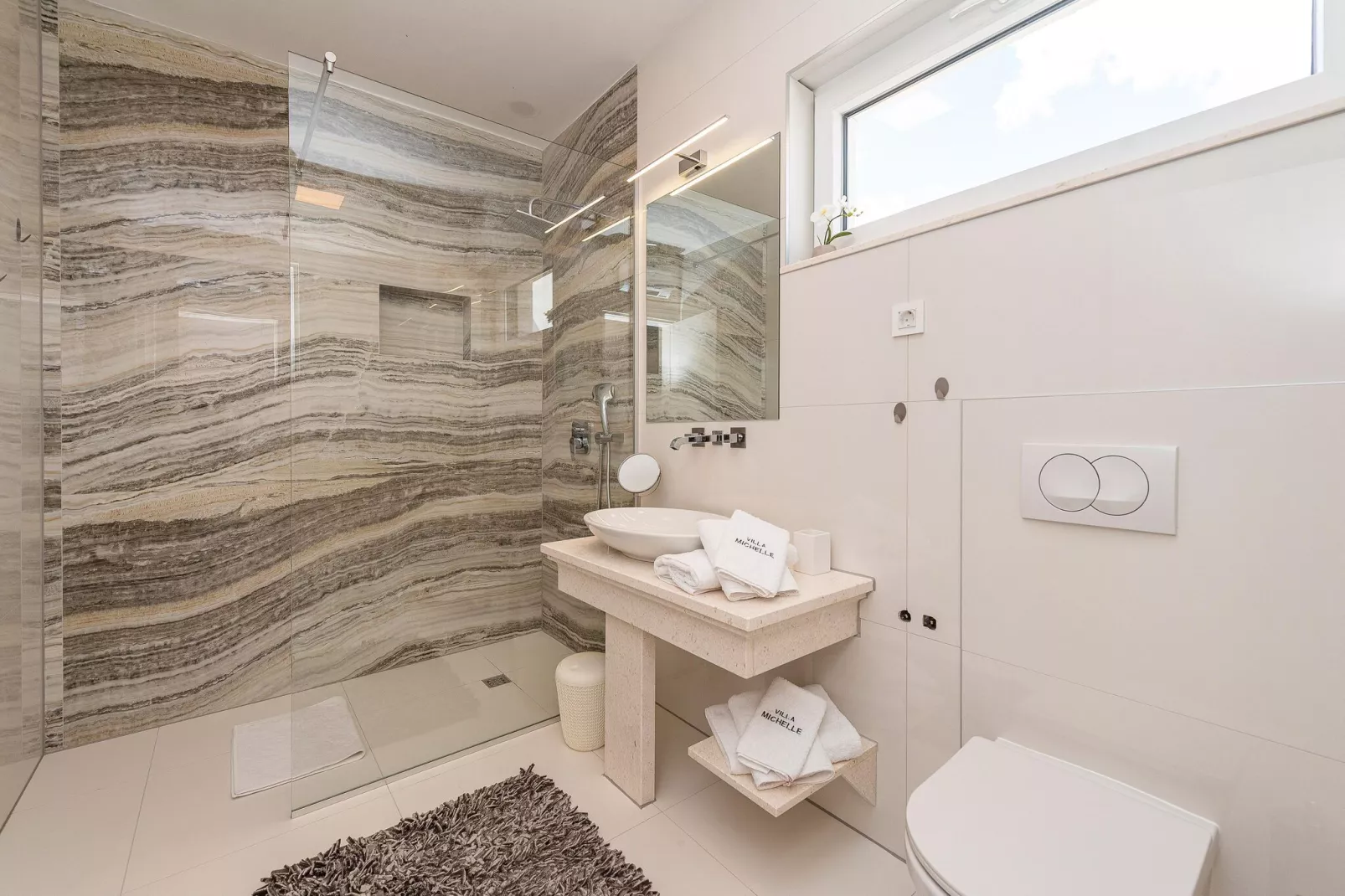 VILLA MICHELLE-Bathroom