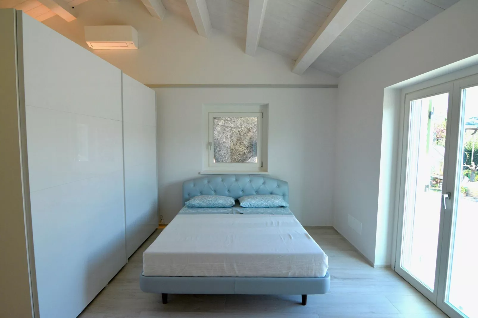 Infiniti Colli-Bedroom