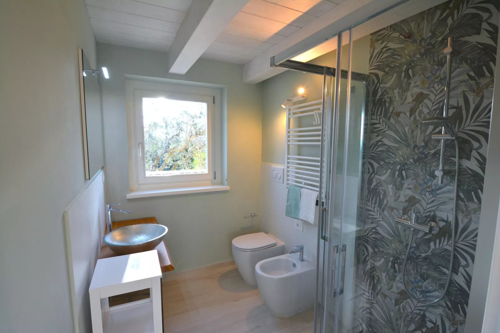 Infiniti Colli-Bathroom