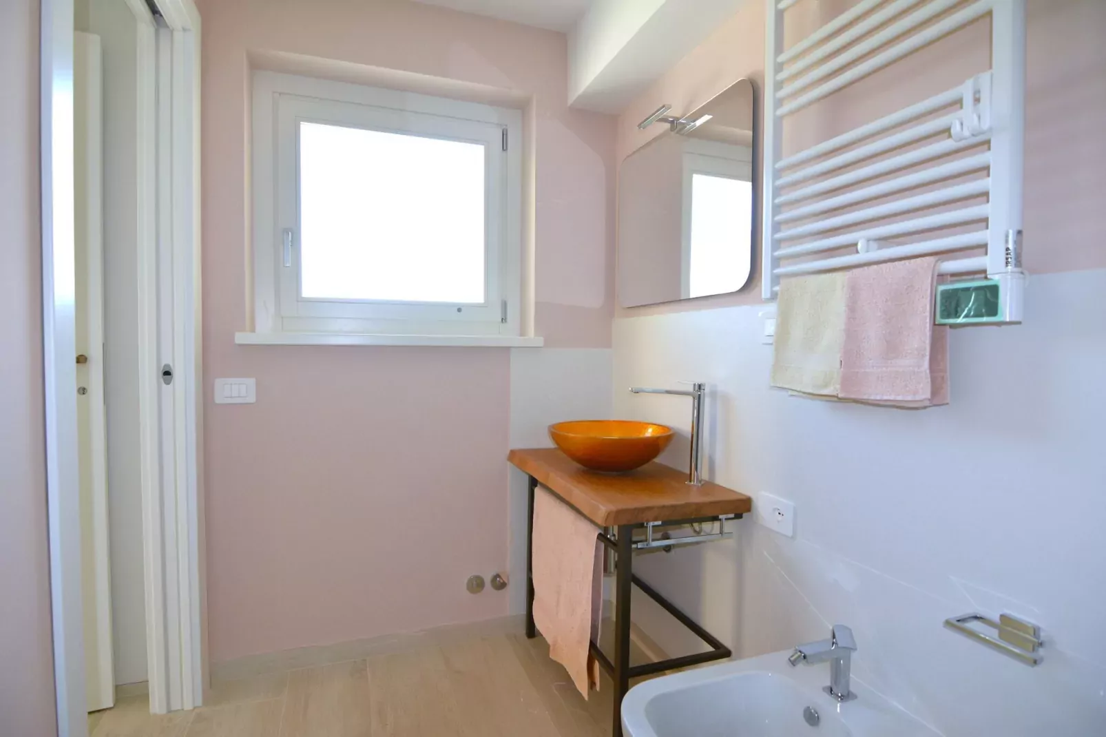 Infiniti Colli-Bathroom