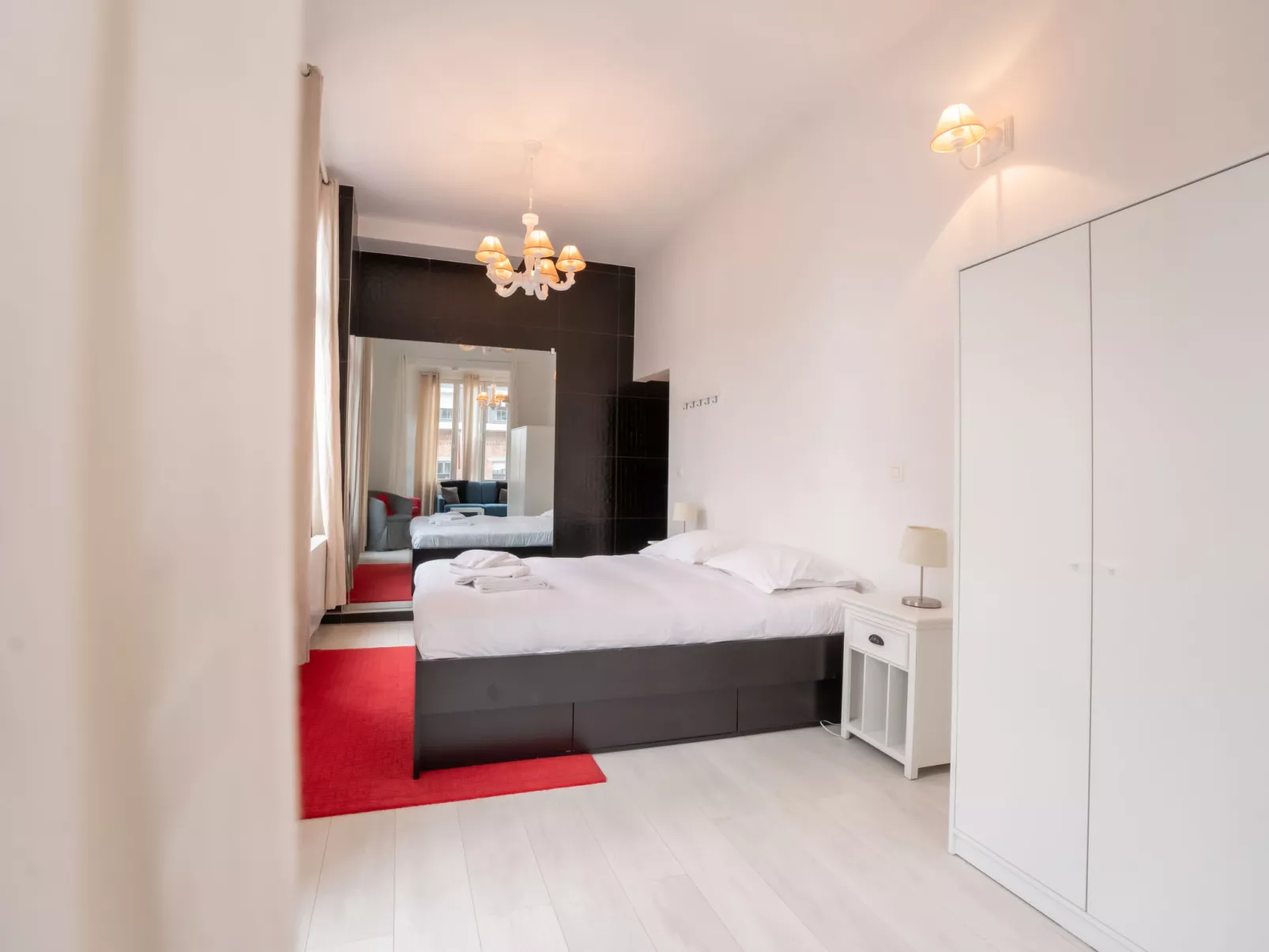 Centrally located "Charlemagne I"-Inside