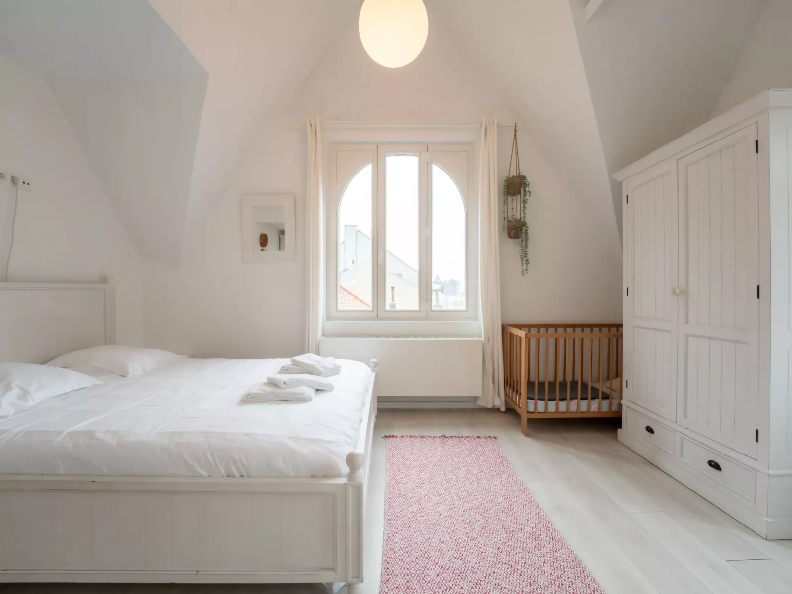 Centrally located "Charlemagne I"-Inside