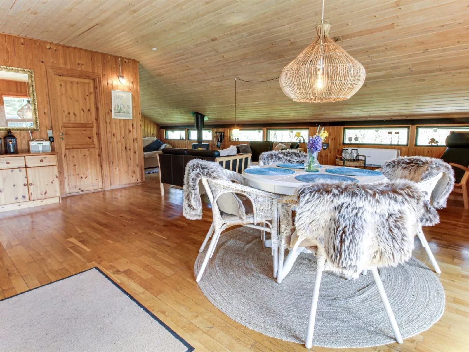 "Amela" - 30km from the sea-Inside