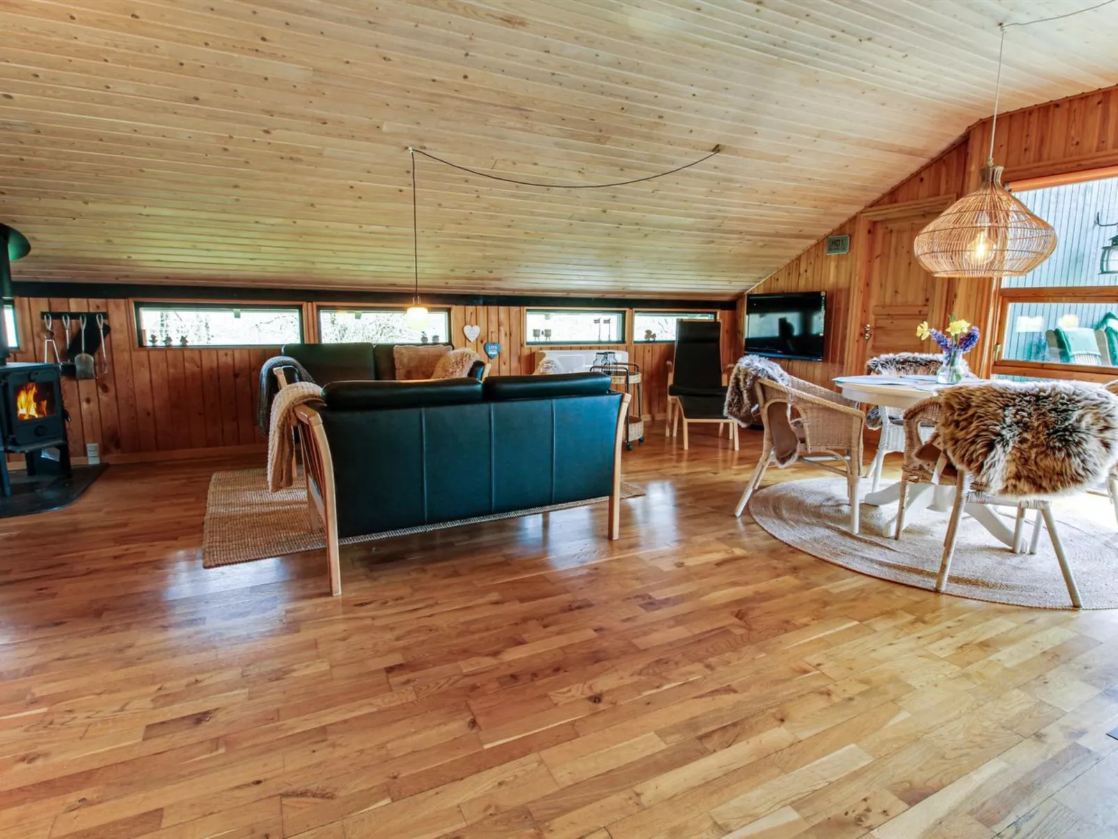 "Amela" - 30km from the sea-Inside