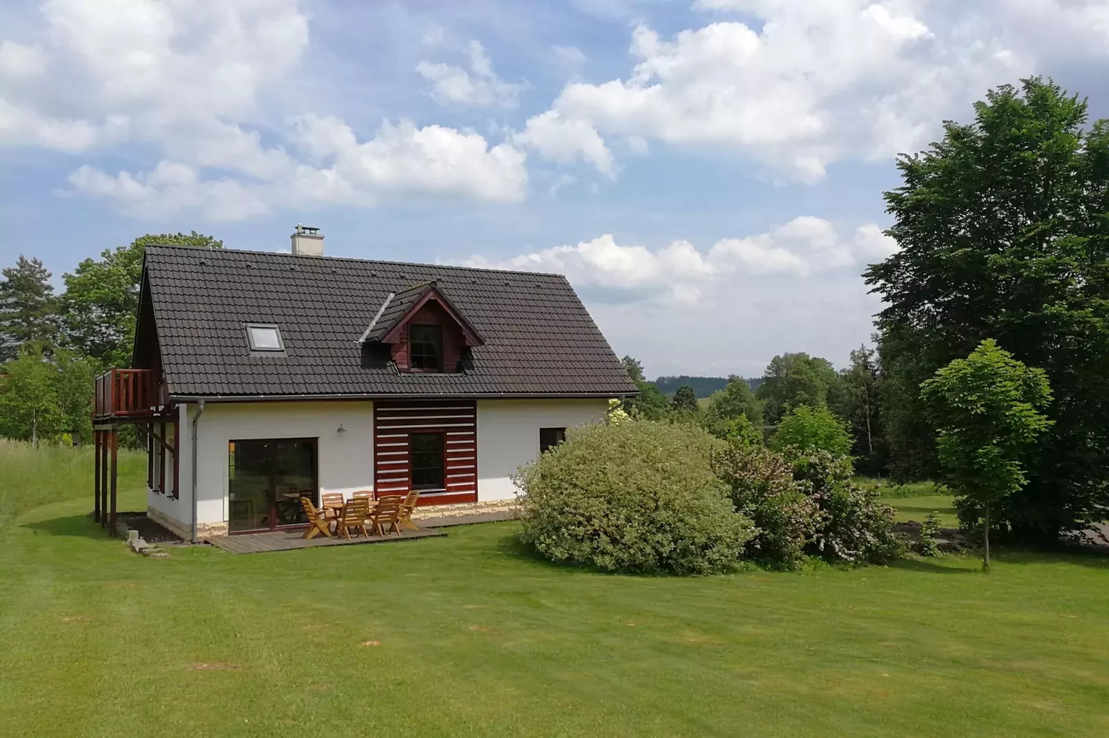 Koruna 12 persoons woning-Exterior summer