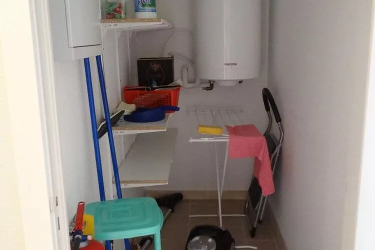 SCORPIO BI 1301GAR-Facilities