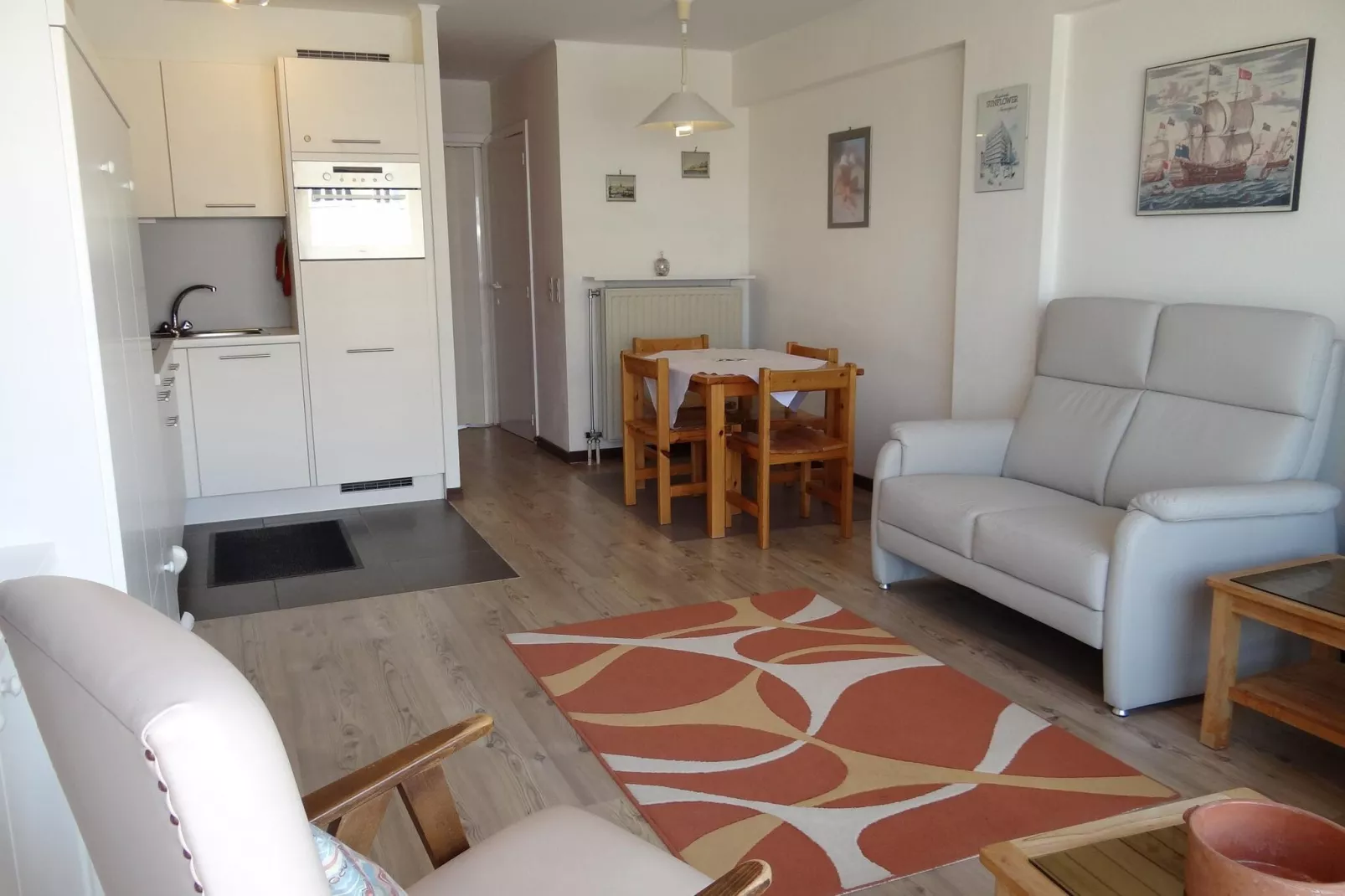 SUNFLOWER 301-Living room