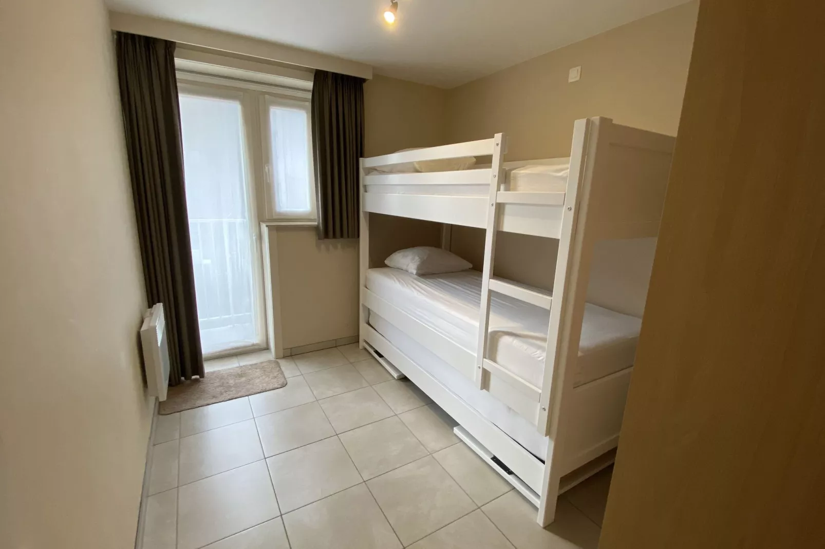 HELIOS-Bedroom