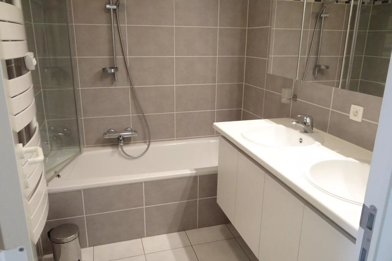 HELIOS-Bathroom