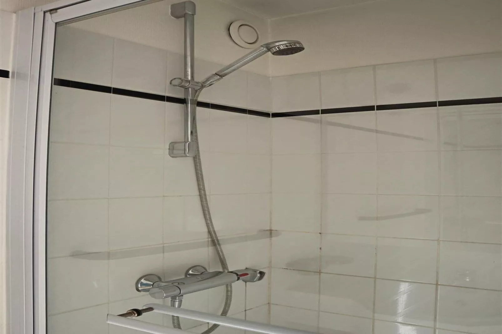 SCORPIO B 0404GAR-Bathroom