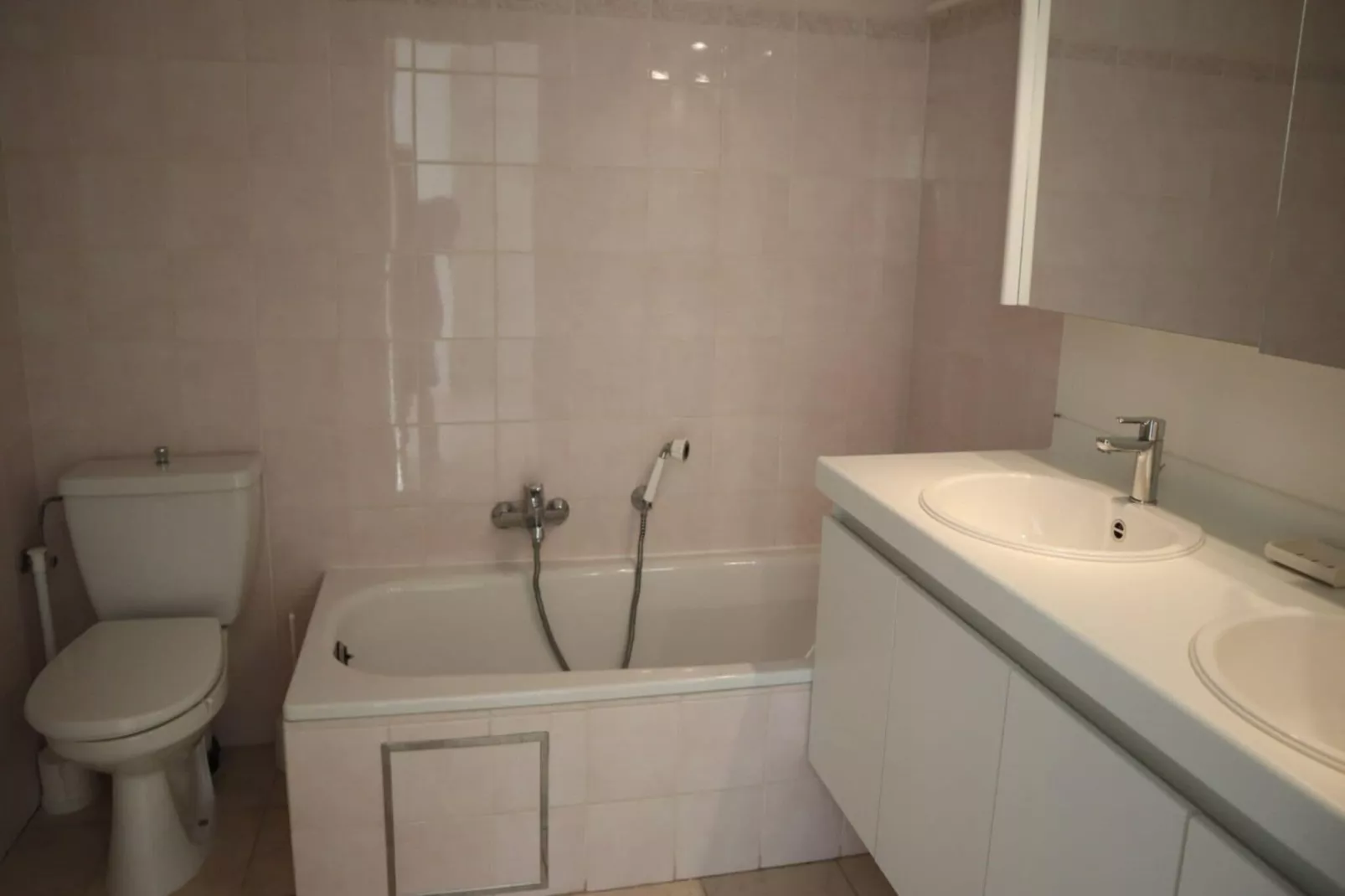 SCORPIO B 401-Bathroom