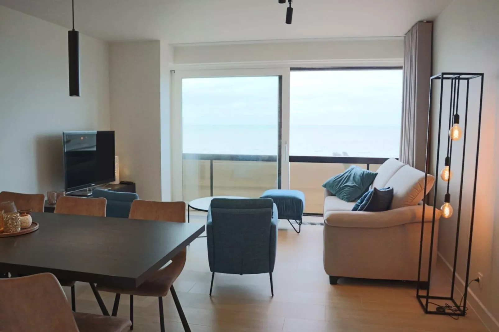 NEMROD 601-Living room