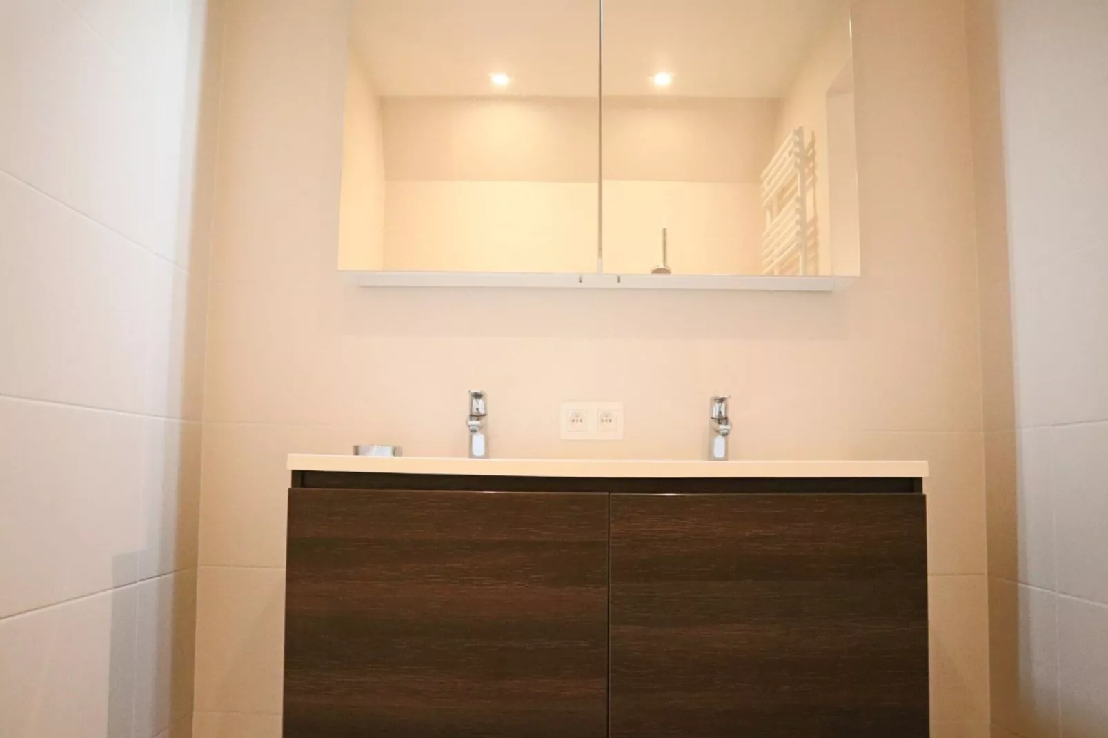 DOCKSIDE 0402GAR-Bathroom