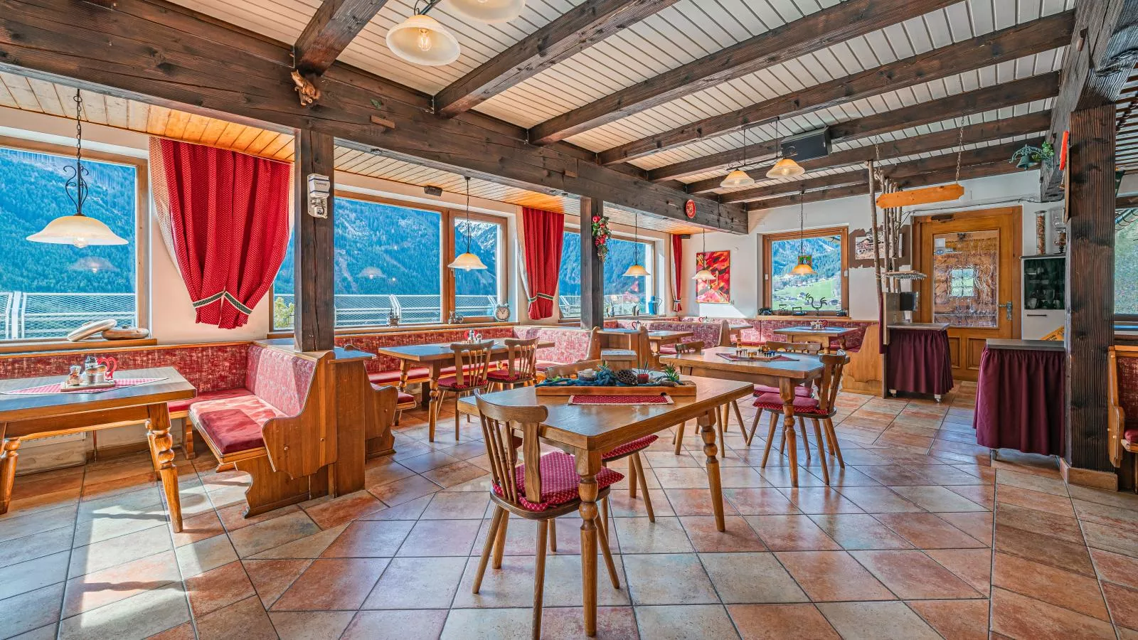 Falkenstein-Dining room
