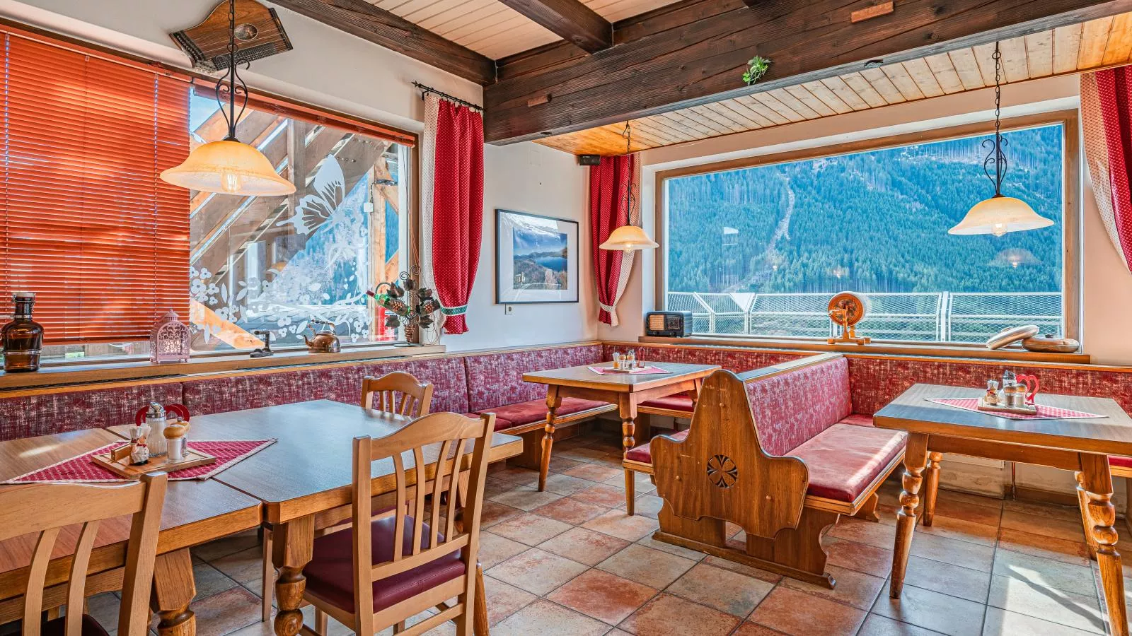 Falkenstein-Dining room