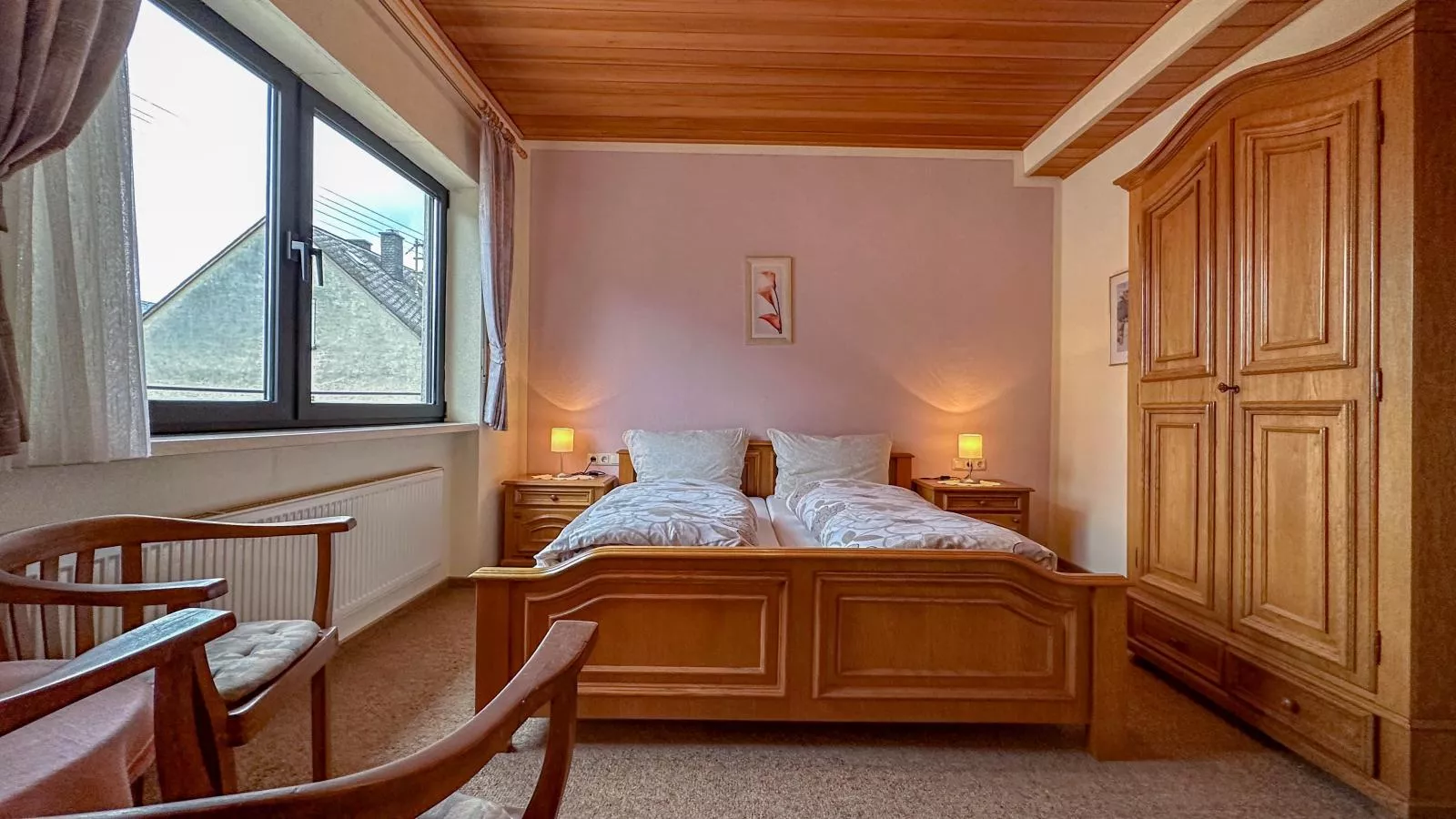 Hermes-Lex-Bedroom
