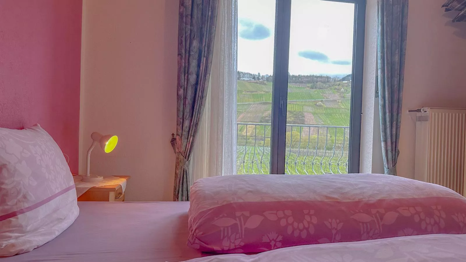 Hermes-Lex-Bedroom