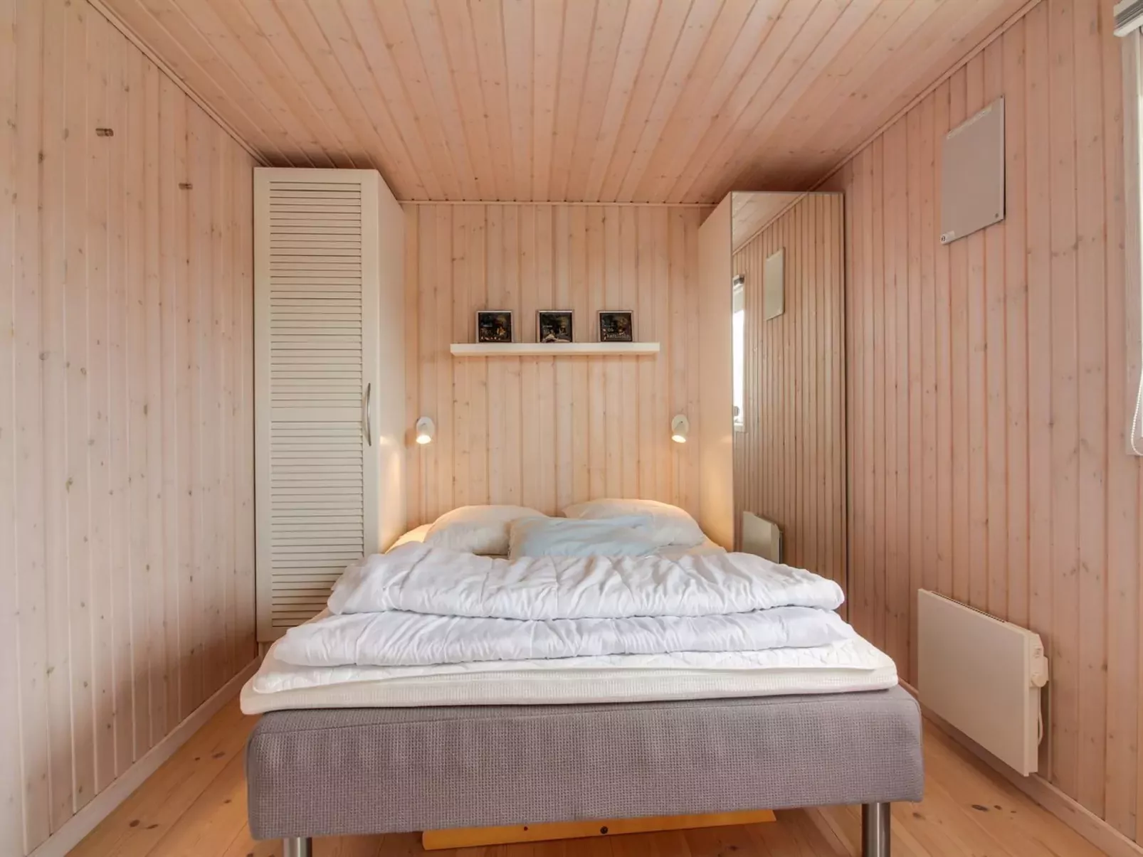 "Mitre" - 300m from the sea-Inside