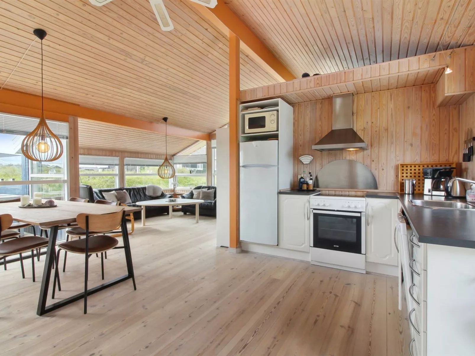 "Mitre" - 300m from the sea-Inside