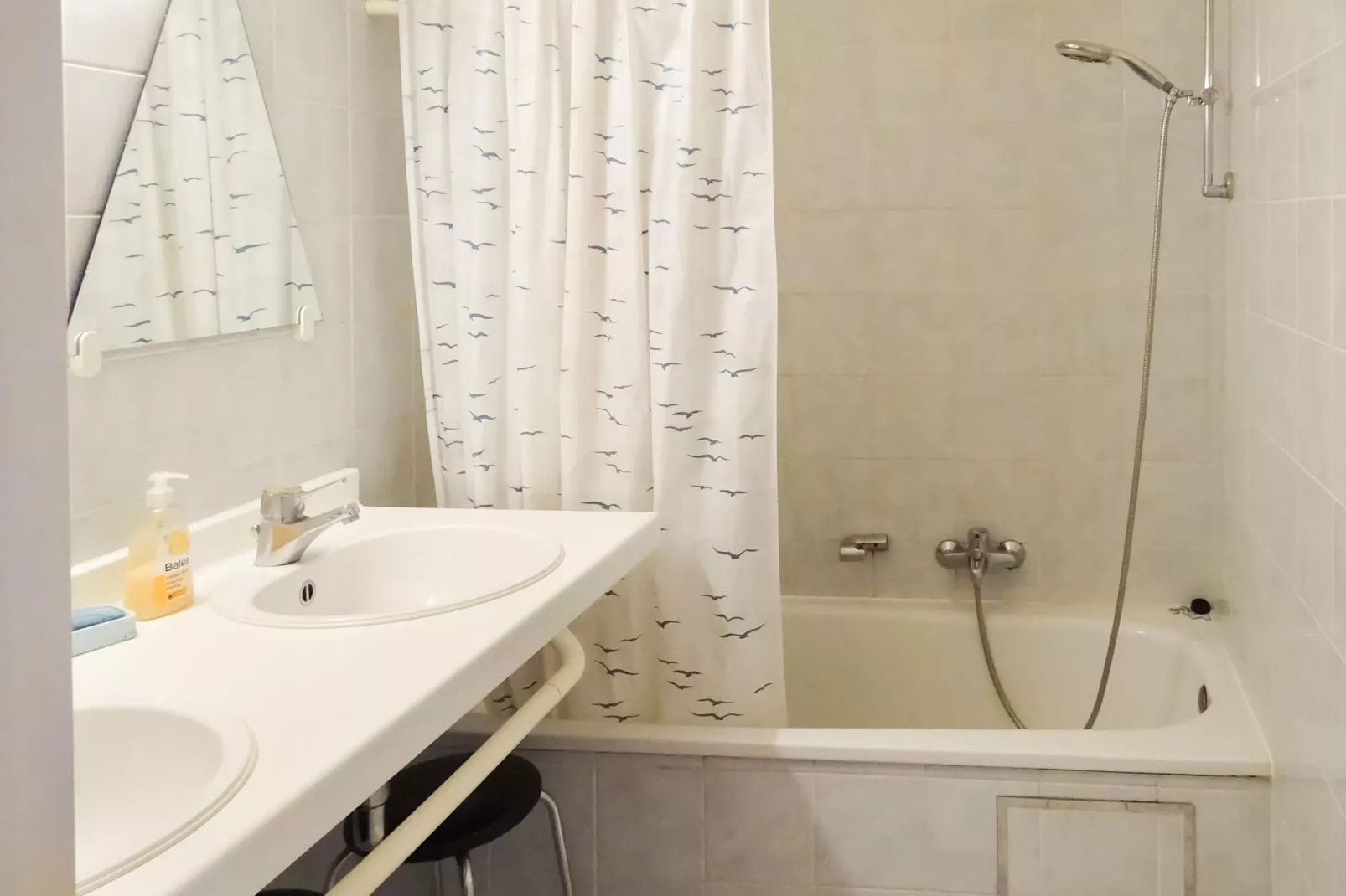 SCORPIO A 0502GAR-Bathroom