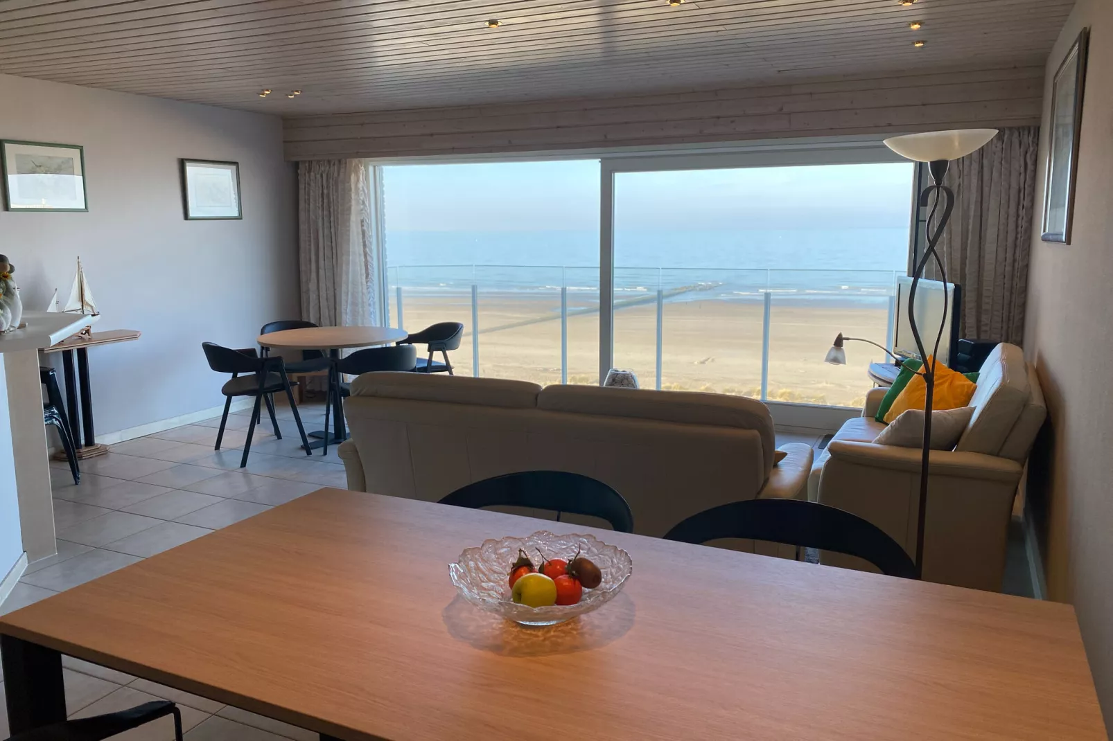 DE BRANDING 601-Dining room