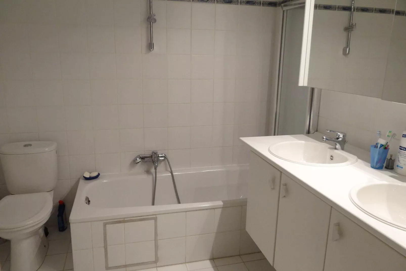 SCORPIO BI 1303GAR-Bathroom
