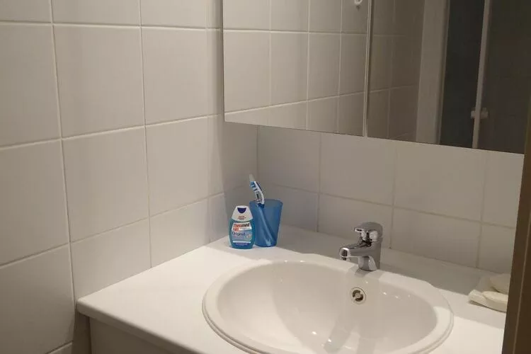 SCORPIO BI 1303GAR-Bathroom