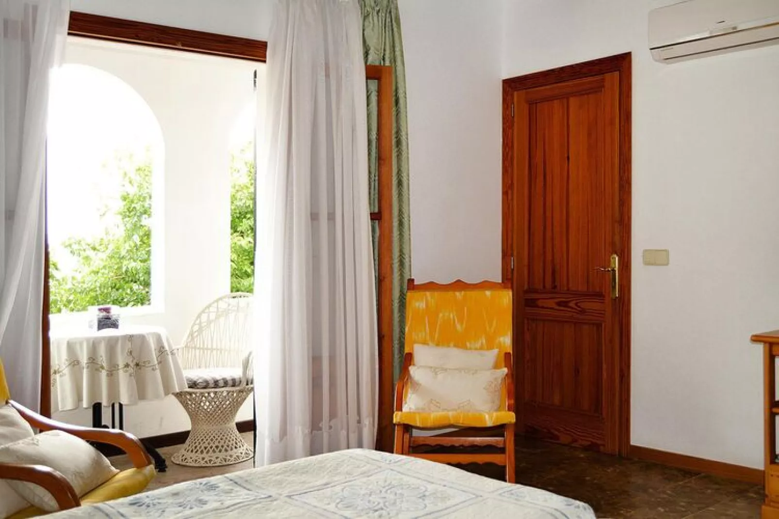 Son Flo Petit ó Casa Nova-/--Bedroom