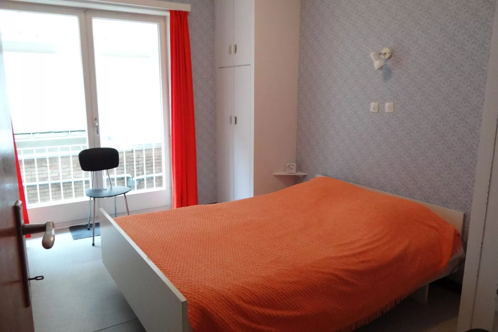 VELASQUEZ-Bedroom