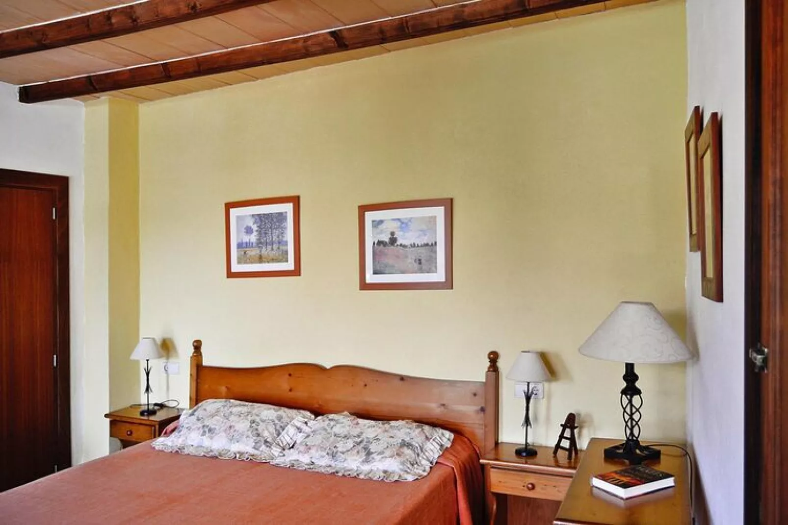 Son Flo Petit ó Casa Nova-/--Bedroom