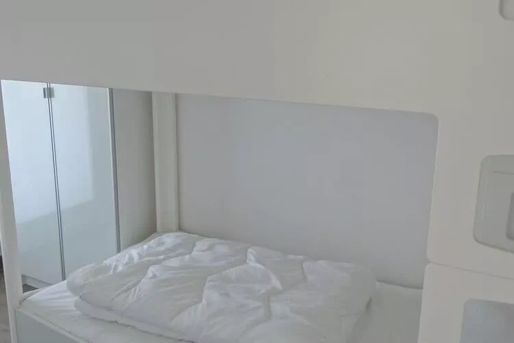 YPERLEE 102-Bedroom