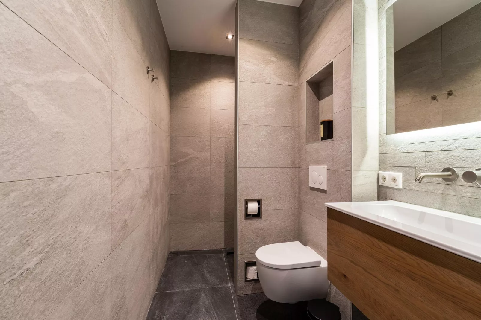 Casa Reyes al Lago 560-Bathroom