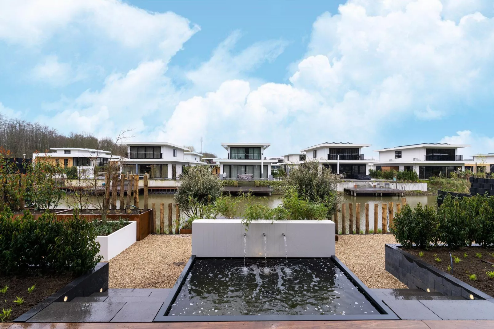 Casa Reyes al Lago 560-View summer